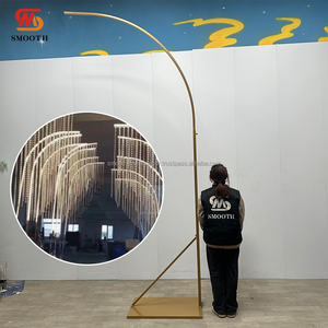 Arco de Pasillo para Bodas, Arco de Escenario con Cortina de Cuentas, Soporte de Araña, Fondo Metálico Dorado para Decoración de Eventos - Product Image 2