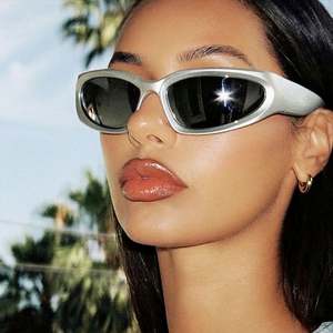 Gafas de Sol de Moda Personalizadas al por Mayor, Lentes de Espejo con Protección UV400, Montura Pequeña, Estilo Punk para Mujer, Gafas Deportivas - Product Image 3