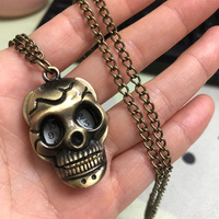 Collier de montre de poche crâne gothique-Pendentif tête de mort Steampunk, bijoux d'enfer en bronze antique avec chaîne, cadeau sombre pour homme