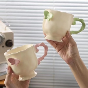 MAIMAI <span class=keywords><strong>boda</strong></span> Linda taza desayuno <span class=keywords><strong>diseño</strong></span> <span class=keywords><strong>de</strong></span> lujo café pareja taza <span class=keywords><strong>de</strong></span> agua té nórdico personalizado Taza <span class=keywords><strong>de</strong></span> cerámica con mango giratorio - Product Image 1