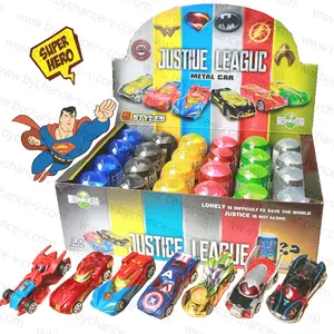 Regalo di Natale per i ragazzi supereroi ruote giocattolo mini lega di auto da corsa con capsule di imballaggio per il giocattolo distributore automatico