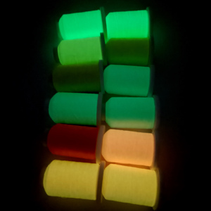 150D/2 neon rosso fili bagliore nel filo scuro per calze, vestiti, decorazione - Product Image 4