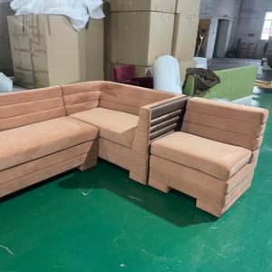 Sofá Moderno Personalizado para Sala de Estar con Diseño Único de Placa Trasera de Madera para Dormitorio y Uso en Hoteles - Product Image 6