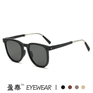 Folding Sunglasses <b>Black</b> Frame Pc Lens Uv400 Protection For Women With Round Case - Product Image 3
