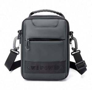 Échantillon gratuit 2023 Vente en gros d'usine Sac bandoulière en nylon imperméable pour homme, Nouveau design Mode Mini sac à bandoulière pour homme - Product Image 3