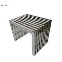 Table basse en acier inoxydable éthiopien minimaliste nordique moderne du milieu du siècle pour salon