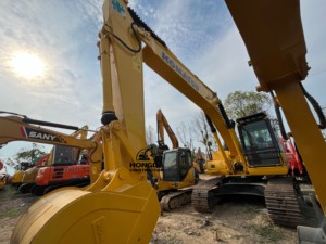 รถขุดตีนตะขาบ KOMATSU PC130-7 มือสอง 13 ตัน จากญี่ปุ่น พร้อมลูกปืนและวิดีโอตรวจสอบ - Product Image 2