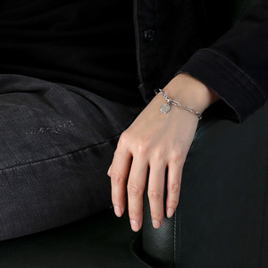 Pulsera con Moneda de los Deseos para Parejas, Cadena de Latón Chapada en Oro de 18K, Joyería Minimalista Personalizada, Regalo a Juego - Product Image 4