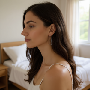 Orecchini a clip con perle irregolari, borchie e accessori in acciaio inossidabile a forma di lisca di pesce - PENDIENTE - Product Image 3