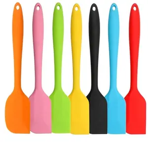 Benutzer definierte Küchen utensilien Messer form Silikons patel für Creme