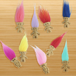 Vente en gros de jouets créatifs en PVC, jouets elfes, poupées Trolls à cheveux courts colorés, jouets promotionnels pour enfants - Product Image 4
