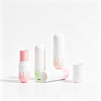 Tube de baume à lèvres en capsule 2g 3g 3.5g, mini-contenant à lèvres à bouche plate, emballage cosmétique en plastique avec chaîne suspendable