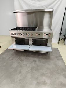 Fornello a Gas Professionale in Acciaio Inox di Alta Qualità con Quattro Bruciatori, Piastra e <span class=keywords><strong>Forno</strong></span> <span class=keywords><strong>per</strong></span> Ristoranti - Product Image 2