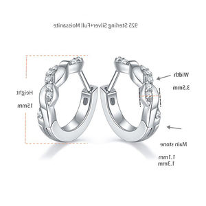 Boucles d'oreilles de créateur en argent sterling plaqué or, inspirées des bijoux de mode, avec pierres en silicone, 1 carat - Product Image 6