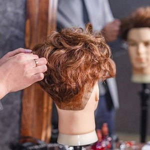 Cabeza <span class=keywords><strong>de</strong></span> Maniquí <span class=keywords><strong>de</strong></span> cabello humano 100% al por mayor con cabeza <span class=keywords><strong>de</strong></span> entrenamiento <span class=keywords><strong>de</strong></span> barba para blanquear trenzados <span class=keywords><strong>de</strong></span> <span class=keywords><strong>corte</strong></span> <span class=keywords><strong>de</strong></span> <span class=keywords><strong>pelo</strong></span>-Cabeza <span class=keywords><strong>de</strong></span> <span class=keywords><strong>muñeca</strong></span> modelo <span class=keywords><strong>de</strong></span> estilo recto - Product Image 3
