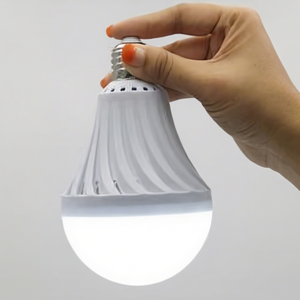 Bombilla LED de Emergencia de Alto Voltaje AC85V-265V 9W, Diámetro 8cm, Base E27, Batería Integrada de 1200mAh, Material ABS+PP, Chips SMD 2835 - Product Image 1