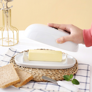 Vente en gros de beurrier ovale en porcelaine moderne de luxe avec fermeture magnétique pour le stockage du <span class=keywords><strong>beurre</strong></span> - Couteau à <span class=keywords><strong>beurre</strong></span> inclus - Écologique - Product Image 2