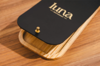 Porte-documents en similicuir et contreplaqué avec logo personnalisé en feuille d'or pour restaurants et bars, avec bouton, pour chéquier et factures