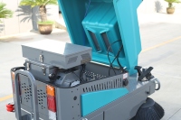 Brosseuse autoportée compacte Boshuo 48V 2000W, largeur de travail 1200mm, bac de 120L, machine de nettoyage de sols industriels pour centres commerciaux et parkings 3
