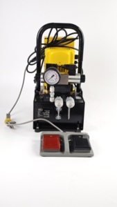 Pompe hydraulique électrique alternative ENERPAC VHCP05055, réservoir d'huile de 5 L, moteur sans balais de 0,55 KW, 700 bars, unité de puissance hydraulique à deux étages - Product Image 2