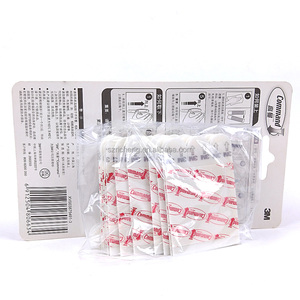Strisce di ricambio 3M 17020 Command piccole, medie e grandi, biadesive, per fissaggio a parete, strisce di ricambio. - Product Image 1