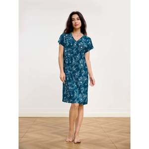 Robe de nuit longue personnalisée haut de gamme pour femme, col en V, manches courtes, imprimée, en bambou respirant et écologique, couleur unie - Product Image 1