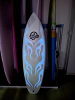 Nouveau design de planche de surf d'éclairage à réaction UV sous-marine en mousse EPS planche de surf fluorescente incrustation de tissu planche de surf