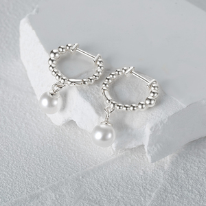 Pendientes Colgantes CANNER Simples con Perlas Brillantes de 18k, Aros Redondos Irregulares de Plata de Ley S925 - Product Image 1