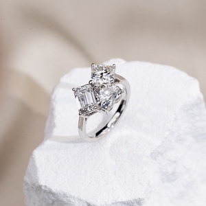 Anillo de Diamantes Cultivados en Laboratorio para Mujer, Tres Piedras, Oro de 18K, Messi Jewelry MSR-1787 - Product Image 5