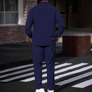 طقم رياضي كاجوال للرجال بتصميم أوروبي أمريكي عابر للحدود، مكون من قطعتين: جاكيت بياقة وأزرار وجيوب، وبنطلون بقصة مستقيمة. - Product Image 3