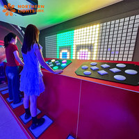 Escape Active : Expériences de jeu interactives et activités de jeu en grille de pixels pour le team building en salle, en structure métallique, avec contrôle extrême