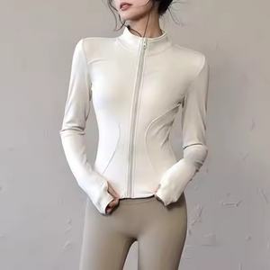 Chaqueta de Mujer al por Mayor con Color y Logotipo Personalizados, Chaqueta de Mujer de Manga Larga con Cremallera para Exteriores, de Alta Calidad y Talla Grande - Product Image 3