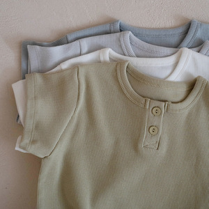 Ensemble t-shirt et short en coton pur côtelé pour bébé garçon, couleur unie, décontracté - Product Image 3