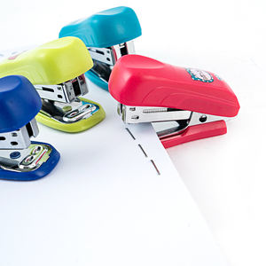 Mini <span class=keywords><strong>Engrapadora</strong></span> <span class=keywords><strong>Kawaii</strong></span> M&G 24/6 Mini, 4 Colores Vivos, Material Escolar para Estudiantes, <span class=keywords><strong>Engrapadora</strong></span> Elegante y Duradera - Product Image 4