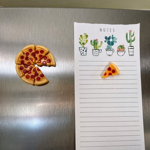 Aimant de réfrigérateur amovible en résine personnalisée, motif pizza de dessin animé, idéal pour étiquette fixe - Product Image 1