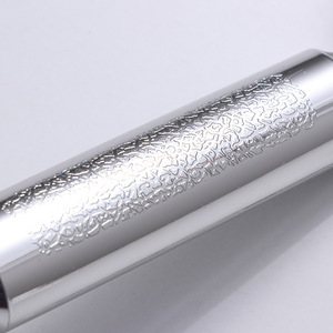 Cabezal de Ducha Redondo de Montaje en Pared, Ajustable, Diseño Contemporáneo para Baño, Impresión Láser - Product Image 1