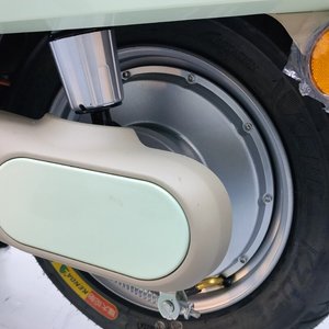 Vendita Diretta dalla Fabbrica, Grande Offerta, Nuovo Modello di Moto Elettrica Portatile ad Alta Velocità e Lunga Autonomia, Motore 72V20AH 1200W - Product Image 6