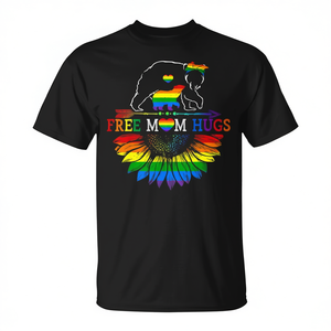 T-shirt Fierté LGBTQ avec motif Maman Ours et Alliés Arc-en-ciel Fiers – Câlins Gratuits pour les Alliés et les Supporters - Product Image 2