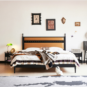 Cama de madera maciza de estilo vintage de 1.8 m, cama doble de estilo americano con cabecero suave para dormitorio principal - Product Image 2