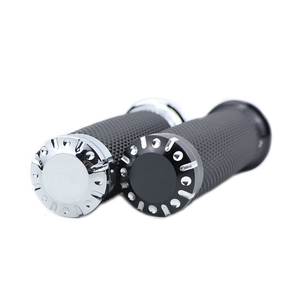 XYRacing Poignées <span class=keywords><strong>de</strong></span> <span class=keywords><strong>guidon</strong></span> universelles en alliage d'aluminium pour <span class=keywords><strong>moto</strong></span> - Noir/Chrome, diamètre 33-34 mm, robustes et durables - Product Image 4