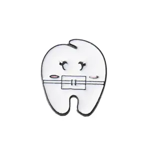 귀여운 이빨 브로치 활 이빨 의사 나사 과일 수리공 레드 플래그 유니콘 크라운 건강한 치아 배지 펑크 금속 핀 보석 선물