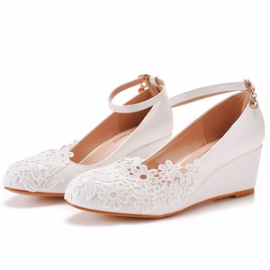 <span class=keywords><strong>Scarpe</strong></span> da donna boutique personalizzate alla moda retrò punta tonda tacchi inclinati <span class=keywords><strong>scarpe</strong></span> da donna <span class=keywords><strong>scarpe</strong></span> da <span class=keywords><strong>sposa</strong></span> - Product Image 1