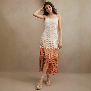 Abito Midi Casual di Alta Qualità in Tessuto Antistatico con Spacco Francese e Collo Halter, Novità Autunno 2025, Senza Maniche, Forma Irregolare, Giallo - Product Image 4