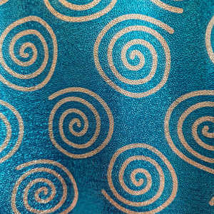 Papel con Patrón Plateado en Relieve para Manualidades, Paquete de 25 Hojas - Product Image 1