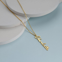 Collar con Nombre Vertical Hecho a Mano de EManco, Colgante con Letra de Firma, Placa con Nombre en Letra Cursiva, Joyería de Acero Inoxidable