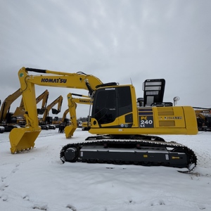 Excavatrice Komatsu 240 d'occasion//2024 avec moteur d'origine haute performance - Product Image 1