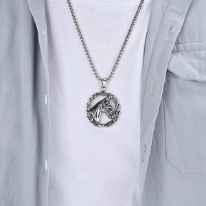 Stainless steel horse <b>head</b> pendant, trendy punk necklace, popular cross-border e-commerce from Europe and America, source manufa - Product Image 4