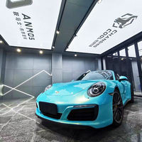 Boîte à lumière rectangulaire suspendue en aluminium, LED haute luminosité, film décoratif souple personnalisable pour salles d'exposition automobiles et commerces de détail