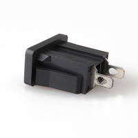 Enchufe de pared Universal de alta calidad C14 Adaptador de enchufe de CA Conector de enchufe hembra 250V 10A Enchufe