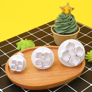 Ensemble de 3 emporte-pièces <span class=keywords><strong>à</strong></span> ressort en forme de fleur pour fondant, moules <span class=keywords><strong>à</strong></span> gâteau en plastique antiadhésifs pour décoration de gâteaux - Product Image 5